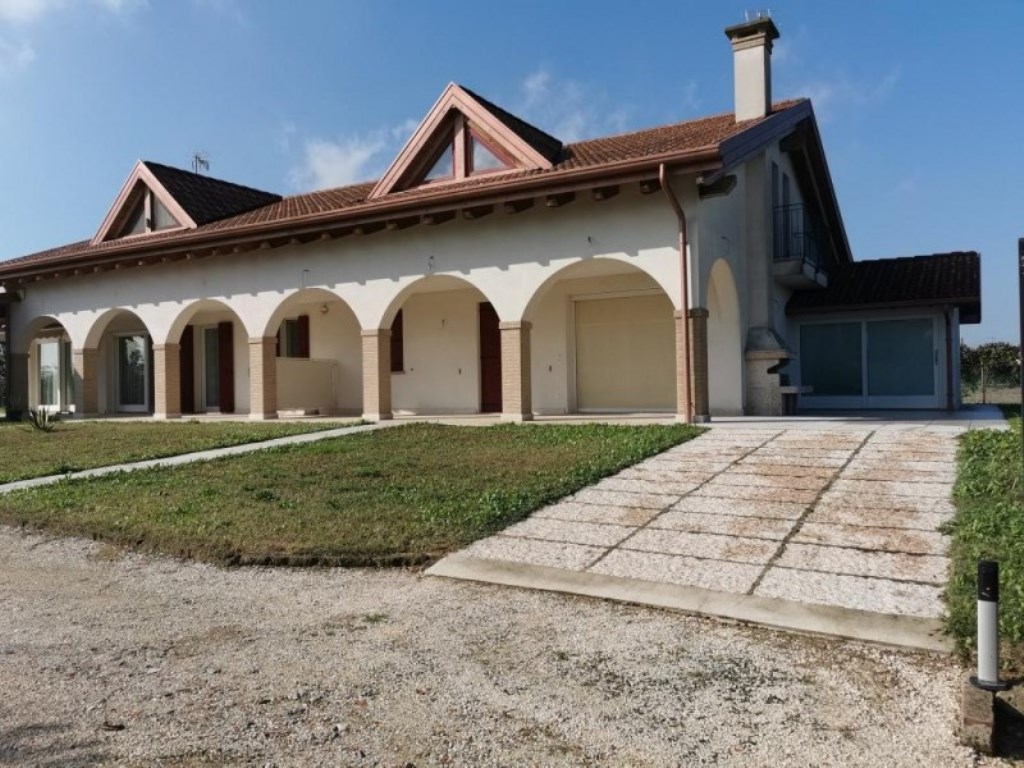 Porzione di Casa in vendita a Legnaro via Nazario Sauro