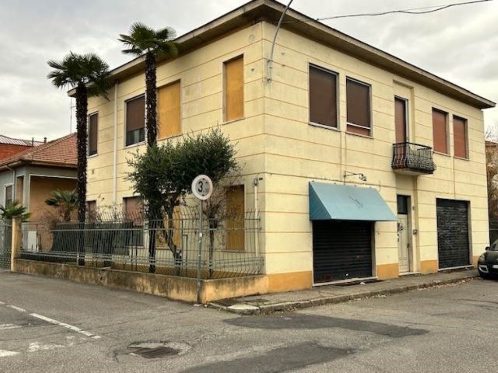 Casa Indipendente in vendita a Vigevano via fratelli rosselli 5 5