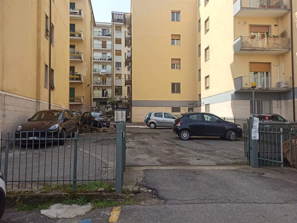 Posto Auto in affitto a Cosenza via Luigi Maria Greco