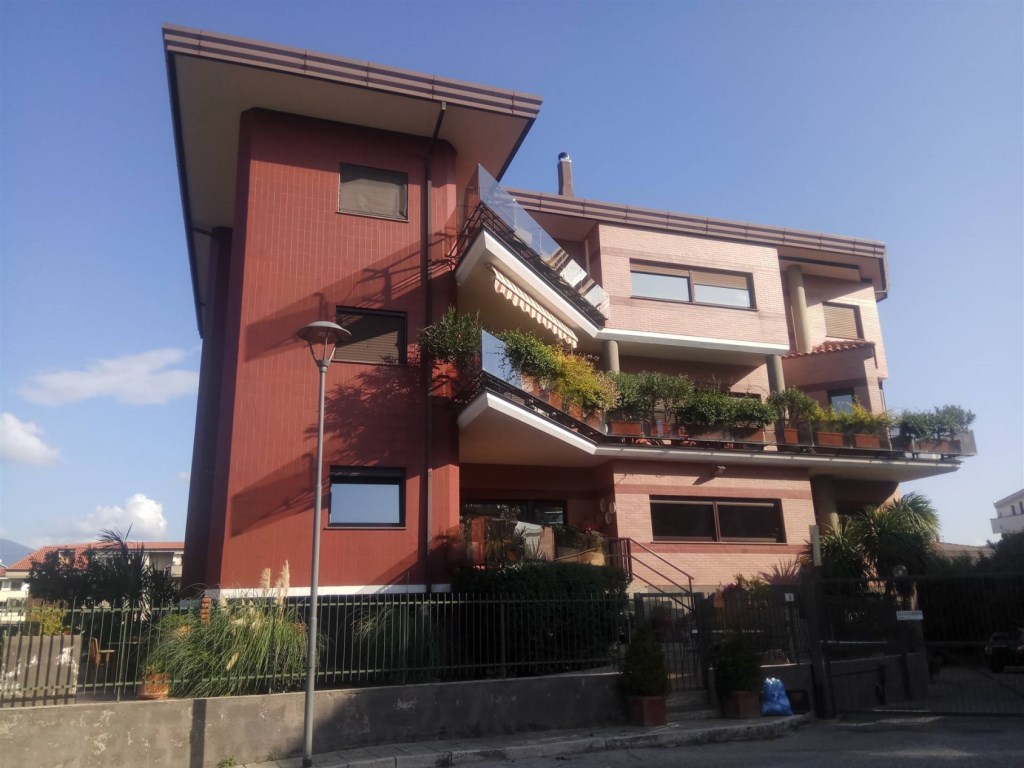 Appartamento in vendita a Castrolibero via Scipione Valentini 5
