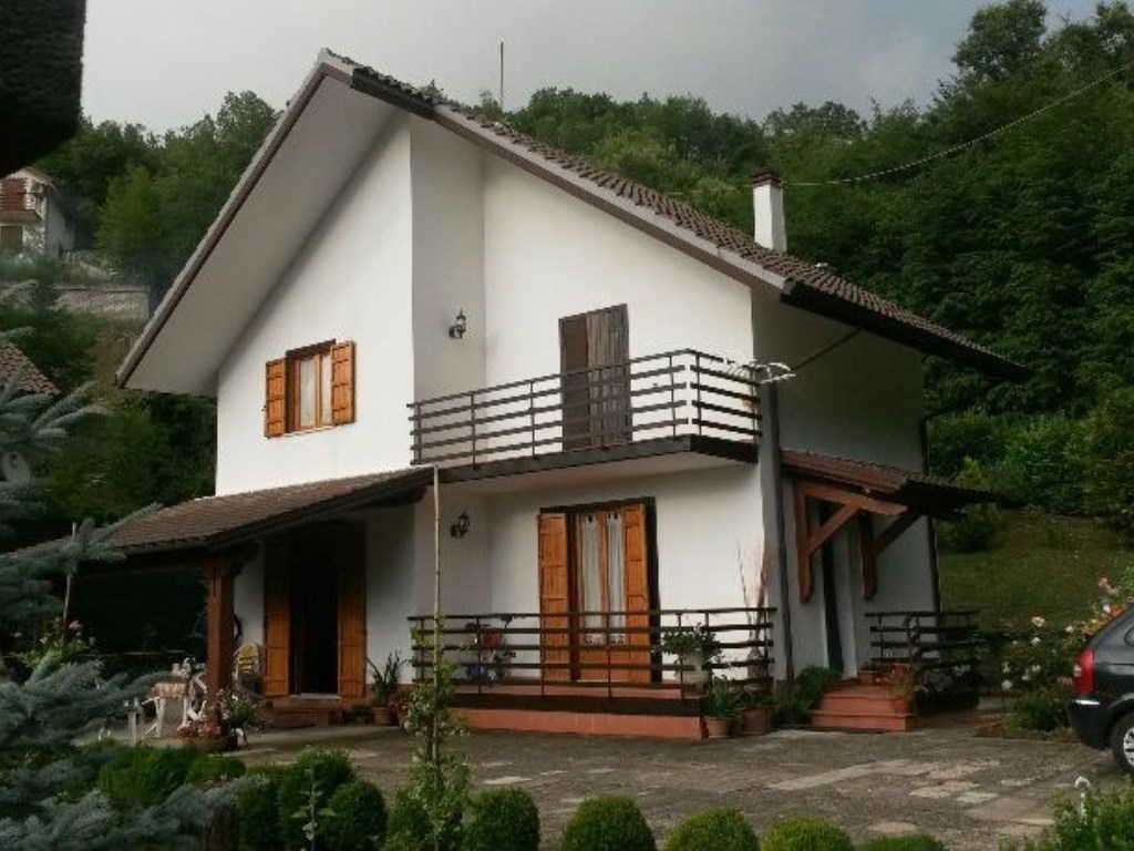 Casa Indipendente in vendita a Campoli Appennino via Valle Romana
