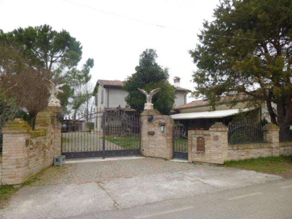 Villa in vendita a Ravenna via Ventinove