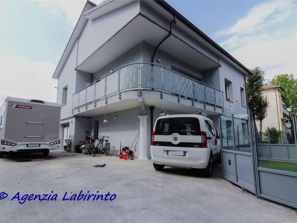 Casa Indipendente in vendita a Forlì via Bainsizza