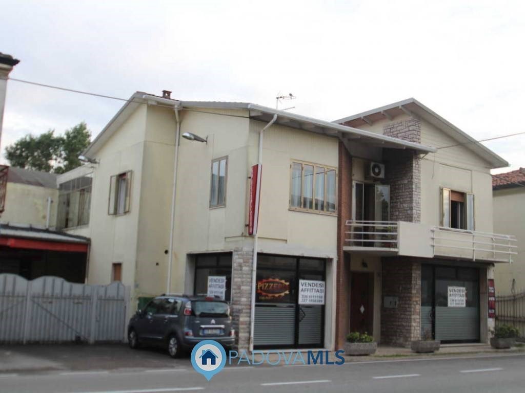 Casa a Schiera in vendita a Solesino via roma 187