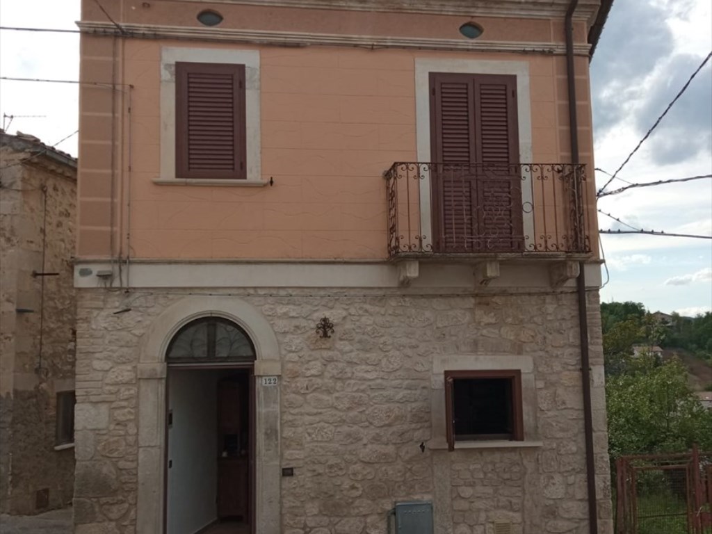 Casa Indipendente in vendita a Rapino via Roma