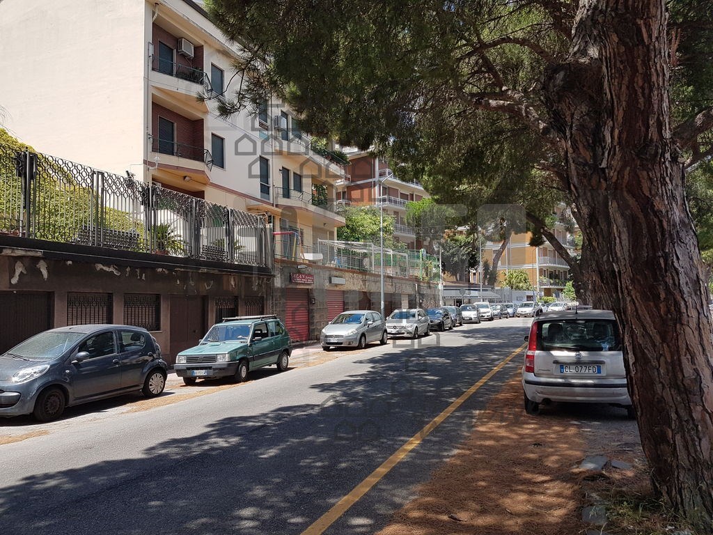 Garage in vendita a Messina viale regina margherita