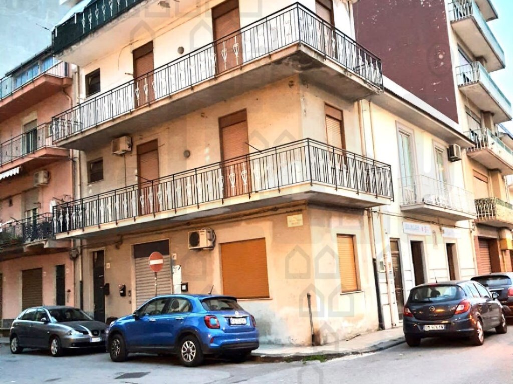 Appartamento in vendita a Barcellona Pozzo di Gotto via tenente colonnello Arcodaci