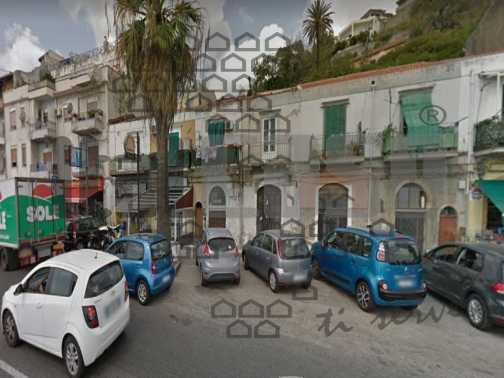 Negozio in vendita a Messina via Vecchia Paradiso