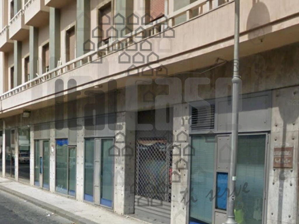 Locale Commerciale in affitto a Messina via Primo Settembre