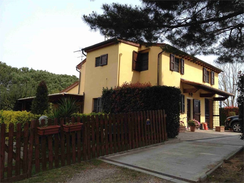 Casale in vendita a Crespina Lorenzana