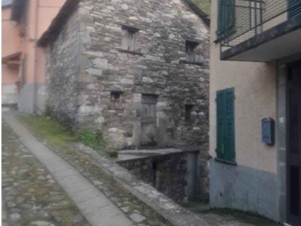 Rustico in vendita a Santo Stefano d'Aveto ascona