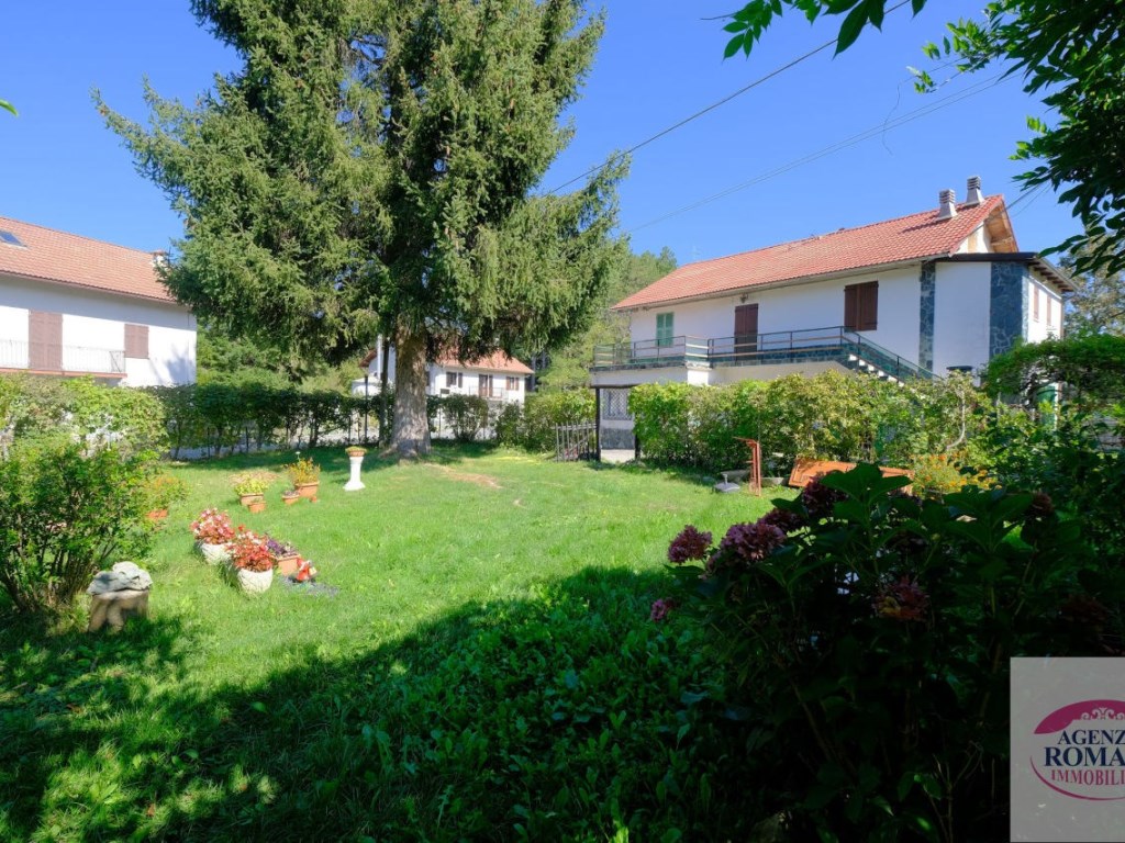 Porzione di Casa in vendita a Urbe via Montà, 14