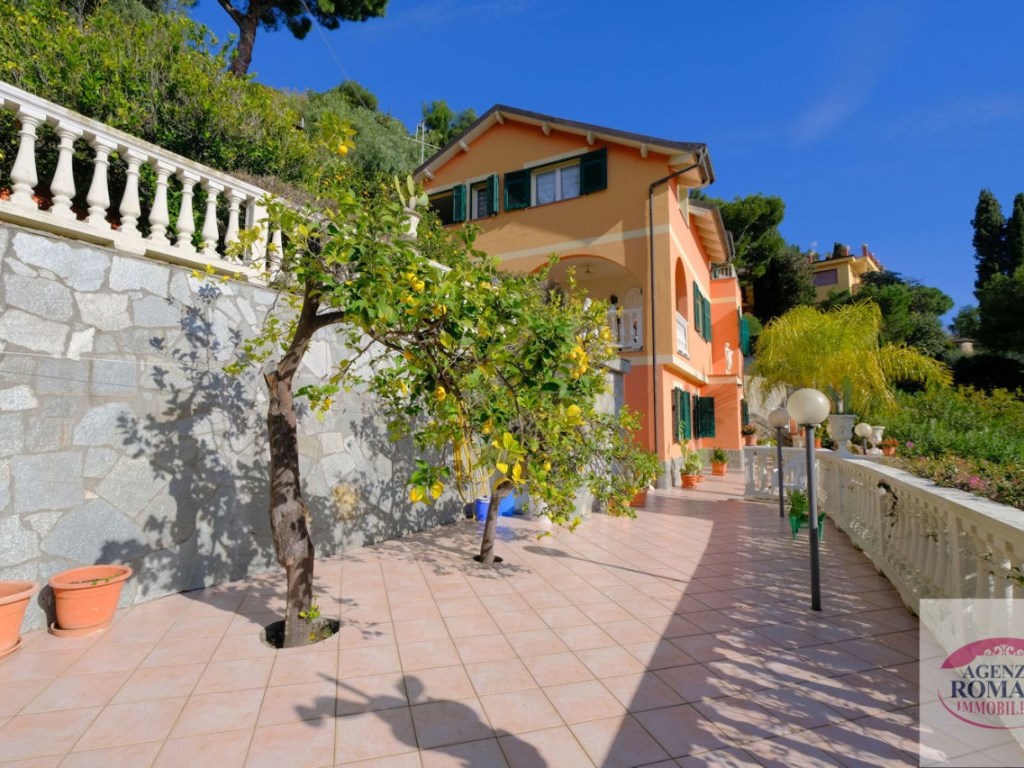 Villa in vendita ad Andora via Aurelia, 9