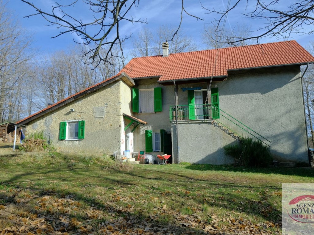Porzione di Casa in vendita a Urbe via Campè, 1