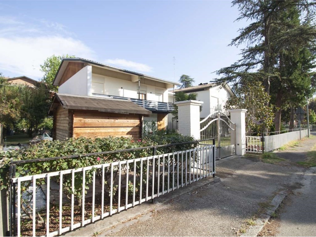Villa Bifamiliare in vendita a Reggio nell'Emilia