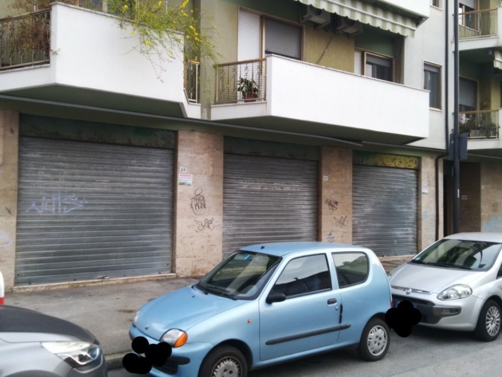 Garage in vendita a Pescara