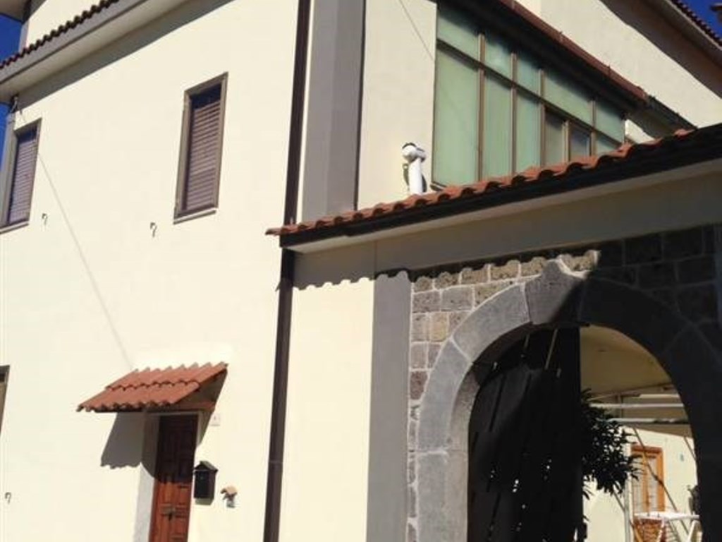 Casa Indipendente in vendita a Formicola via Solitario