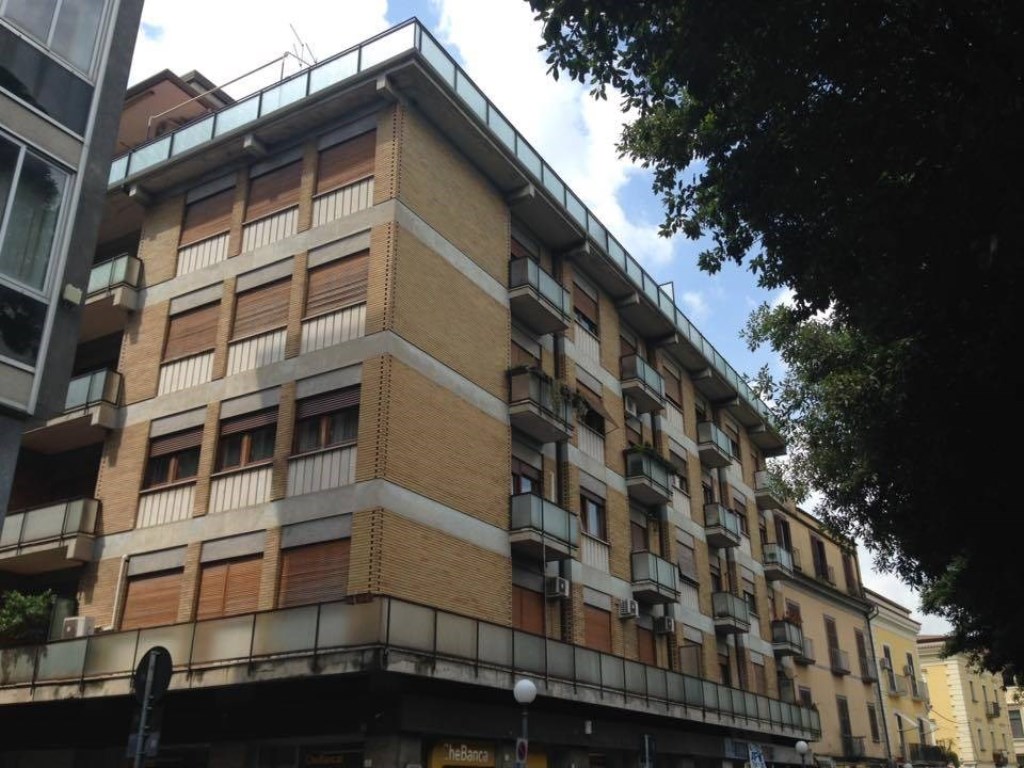 Appartamento in vendita a Caserta piazza Vanvitelli 12