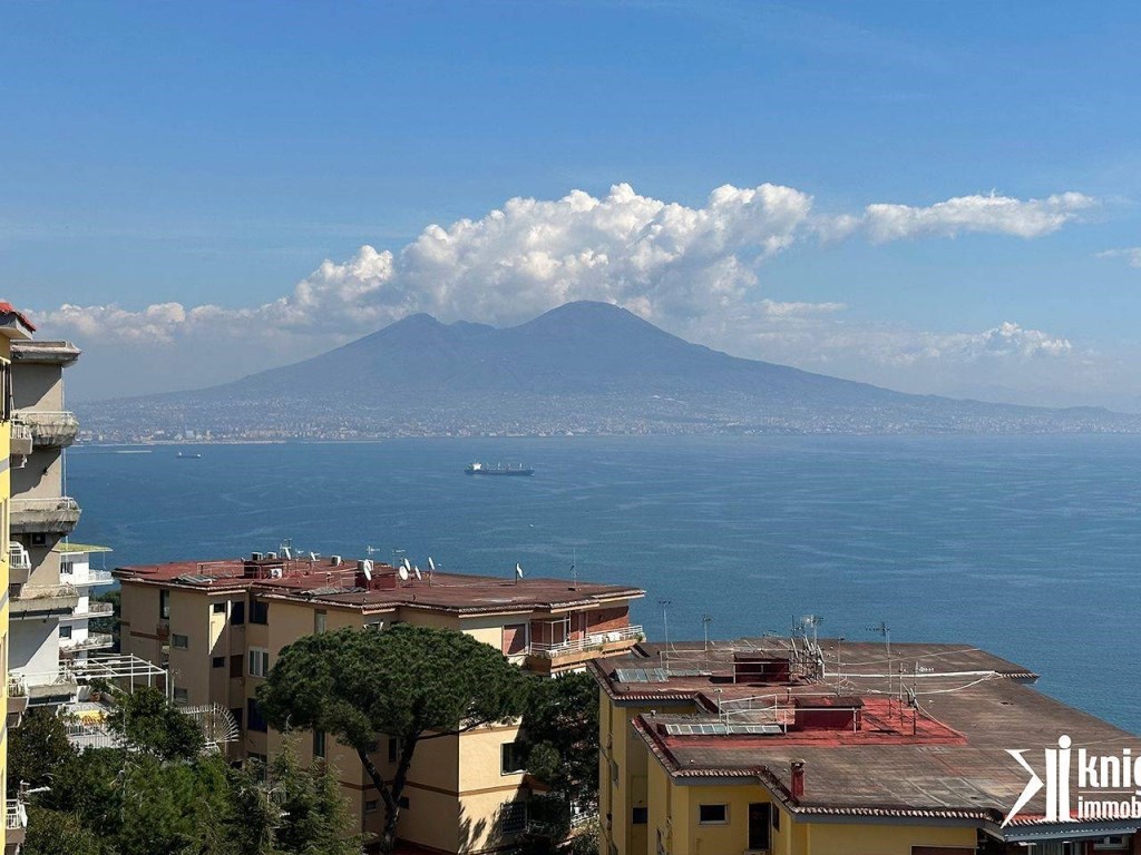 Appartamento in vendita a Napoli via Francesco Petrarca, 93