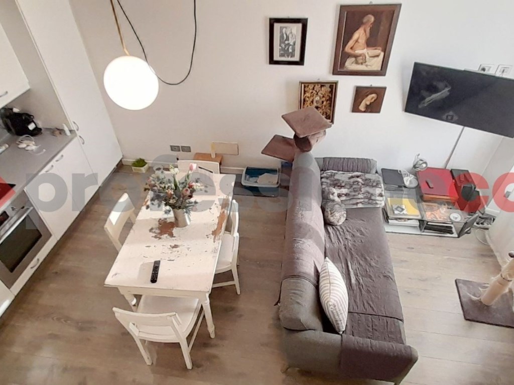 Appartamento in vendita a Milano via imbonati 10