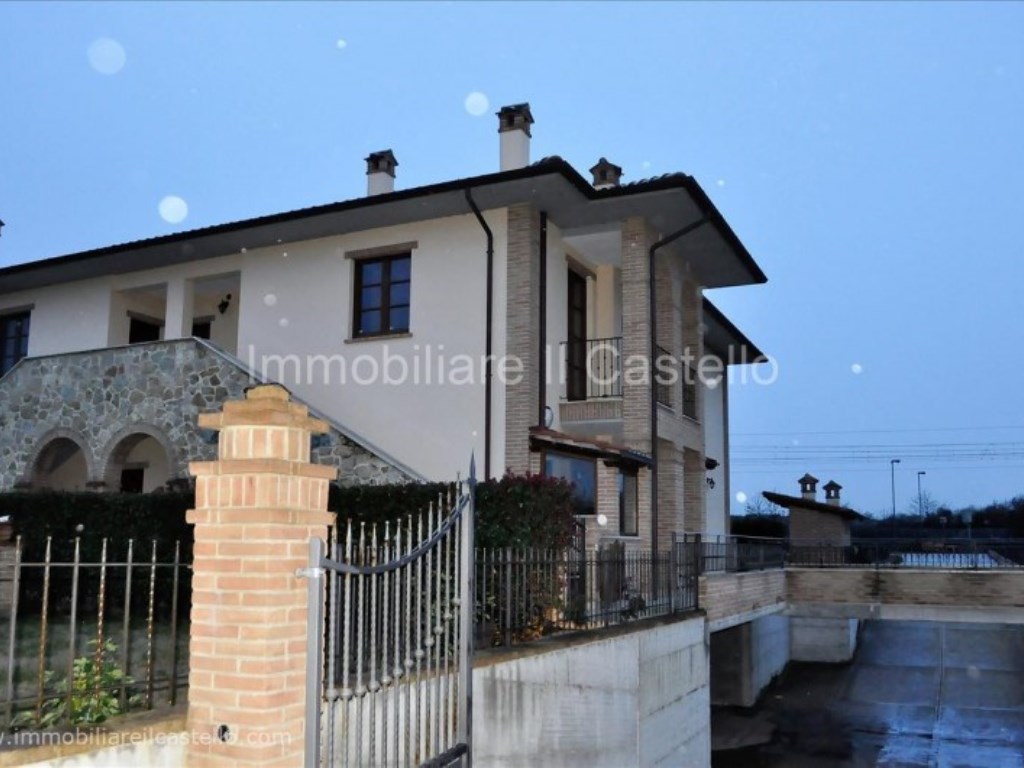 Appartamento in vendita a Castiglione del Lago via Rasetti