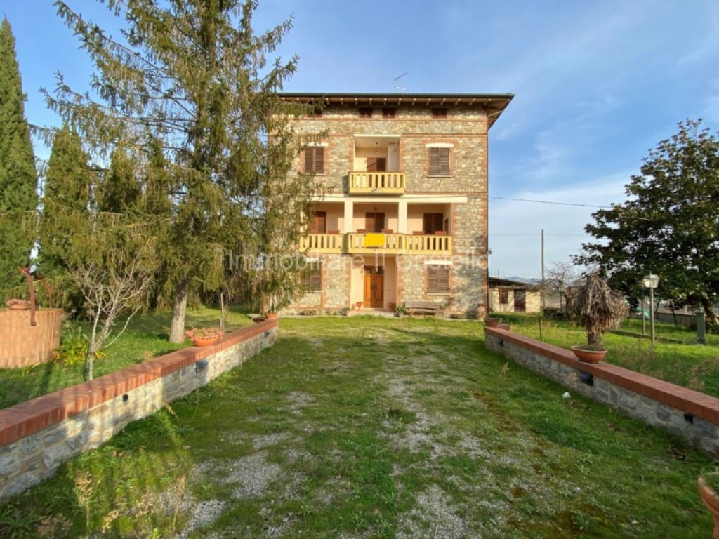 Casa Indipendente in vendita a Castiglione del Lago via piemonte