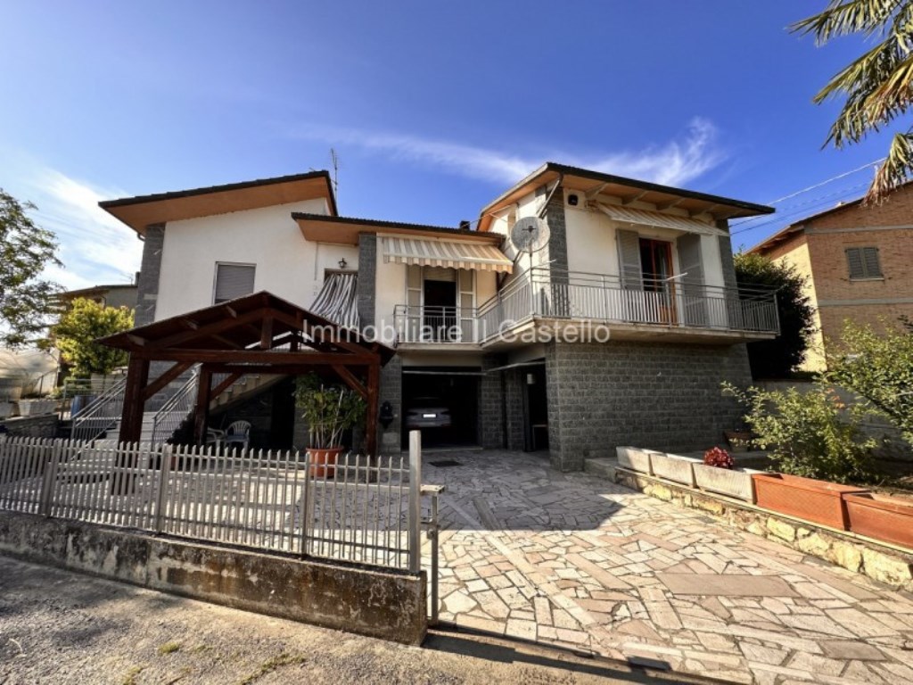 Casa Indipendente in vendita a Castiglione del Lago località Porto