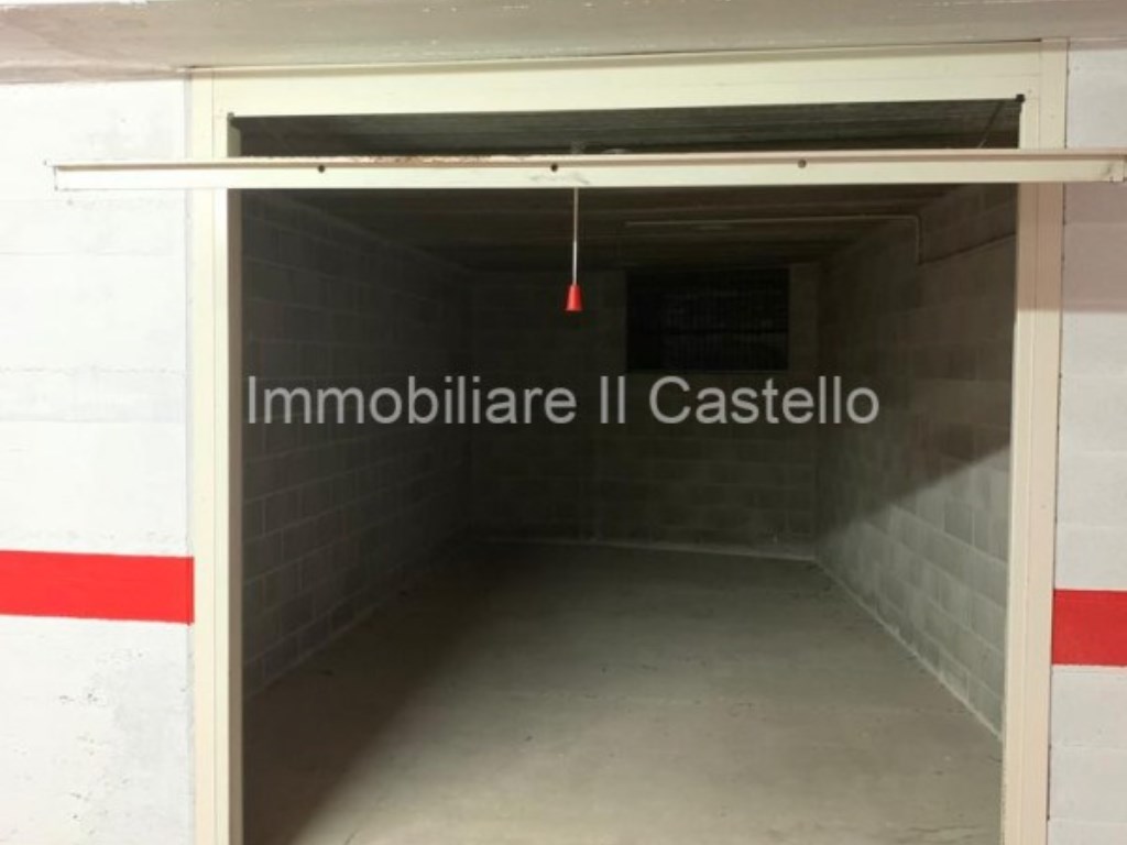 Garage in vendita a Castiglione del Lago via silvio pellico