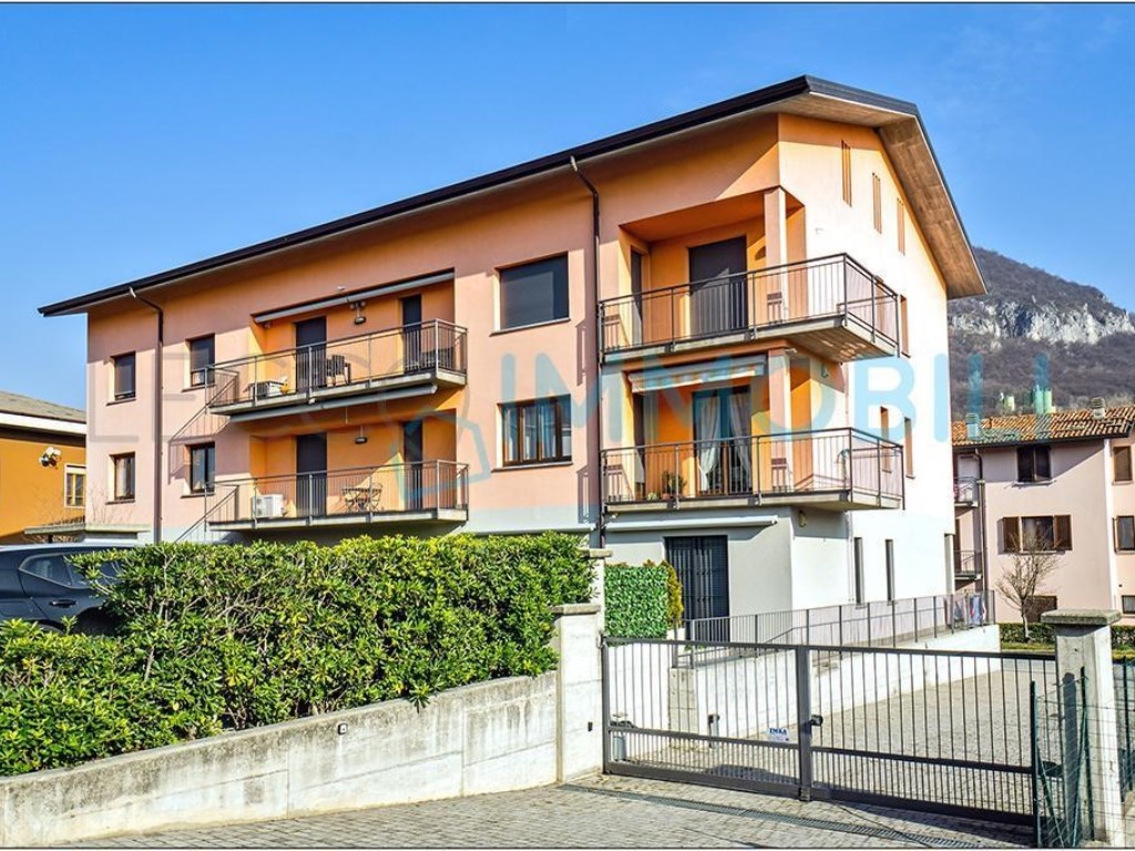 Appartamento in vendita a Civate via Dei Sassi 1
