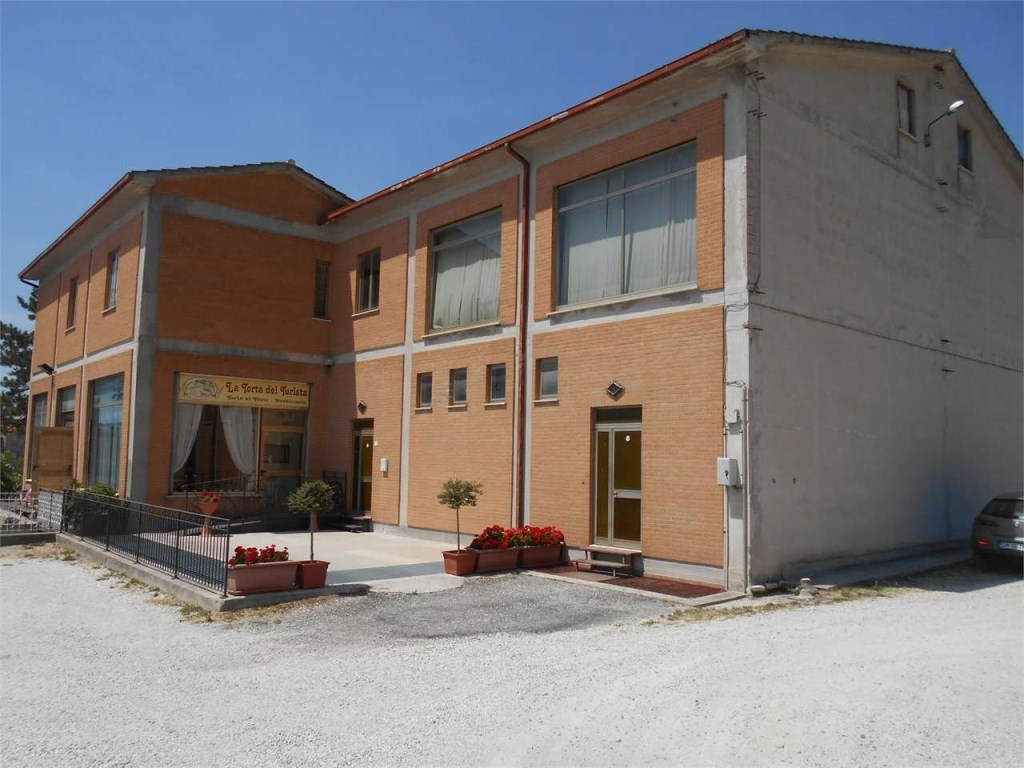 Capannone Industriale in vendita a Gubbio via Caravaggio