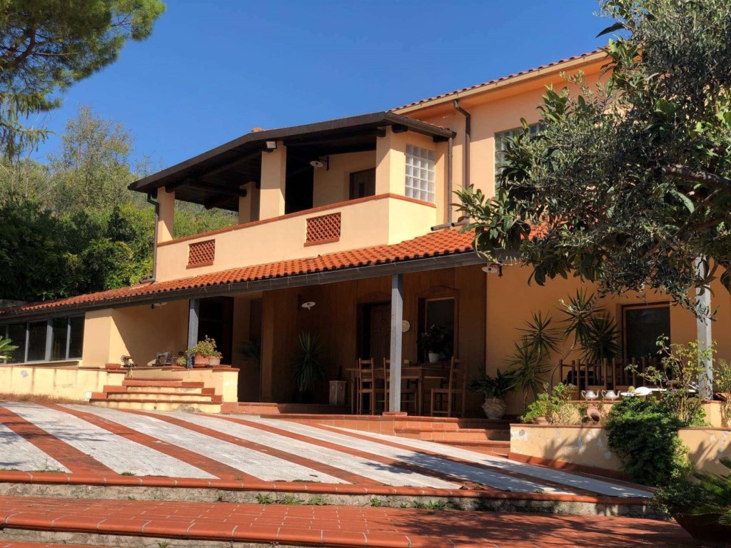 Villa in vendita a Pianella contrada colleionne 54
