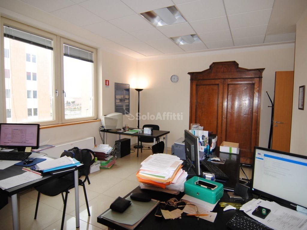 Ufficio in affitto a Livorno via lampredi, 7