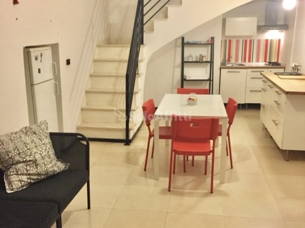 Casa Indipendente in affitto a Bari strada Angiola, 25