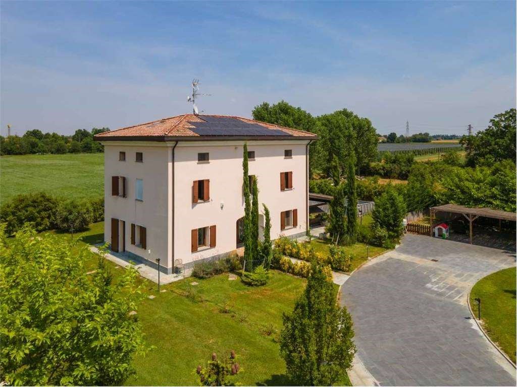 Villa in vendita a Carpi strada provinciale 413 romana sud 77
