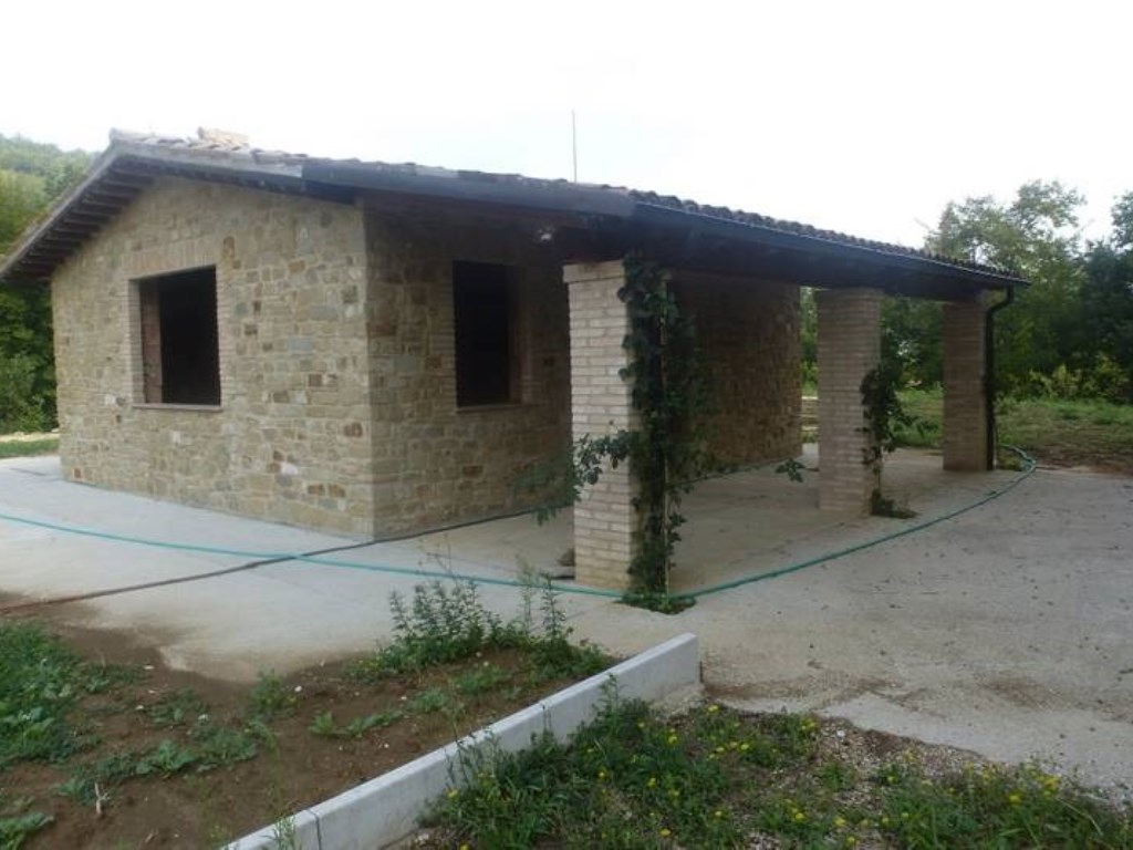 Villa in vendita a Serrapetrona