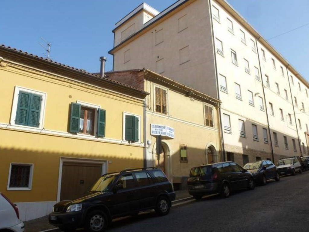Palazzo in vendita a Loreto
