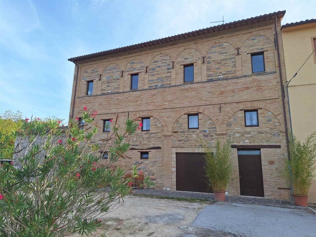 Casa Semindipendente in vendita a San Severino Marche