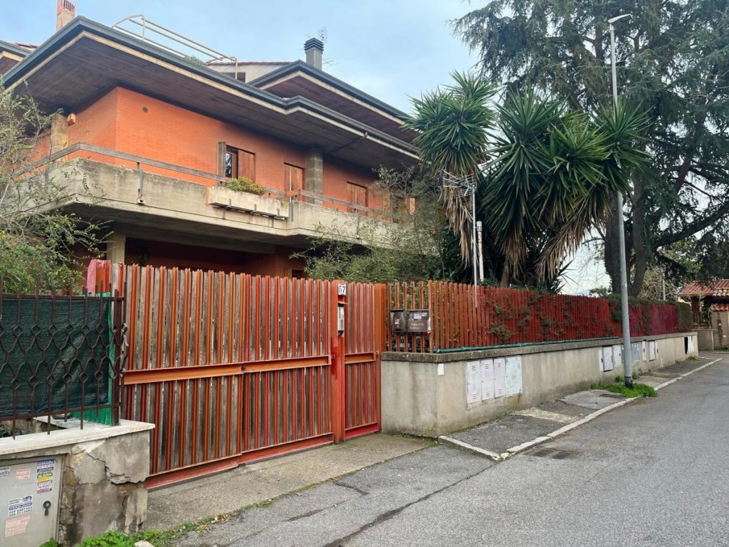 Appartamento in vendita a Roma roma Dipignano