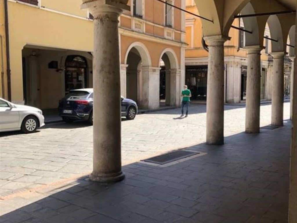 Attività Commerciale in vendita a Mantova
