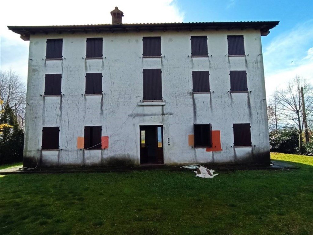 Villa in vendita a Cadelbosco di Sopra