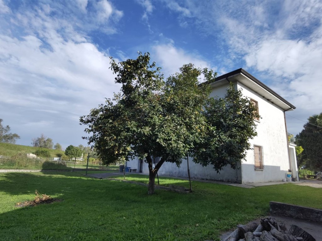 Casa Indipendente in vendita a San Benedetto Po via Bardelle 209/a