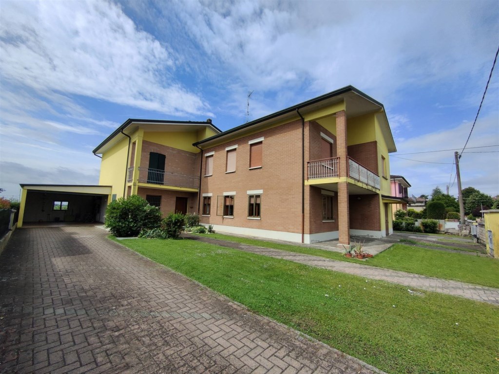 Casa Indipendente in vendita a Reggiolo