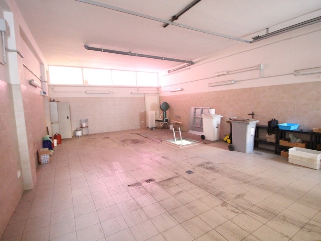 Garage in vendita a Manduria manduria Primo Maggio,37