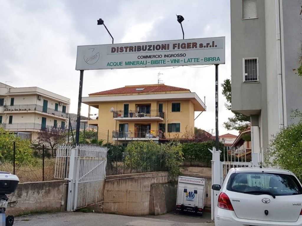 Magazzino in vendita a Bagheria bagheria Costanza d'Altavilla,32