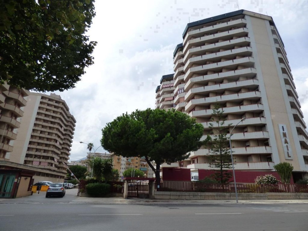 Appartamento in vendita a Palermo palermo del Fante,58/b