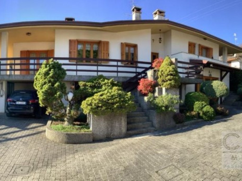 Casa Indipendente in vendita a Maniago via Montello