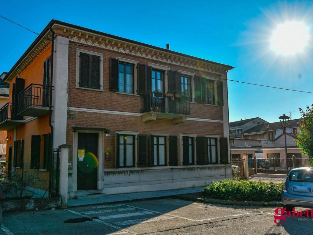 Casa Indipendente in vendita a Grinzane Cavour grinzane Cavour della Chiesa,14