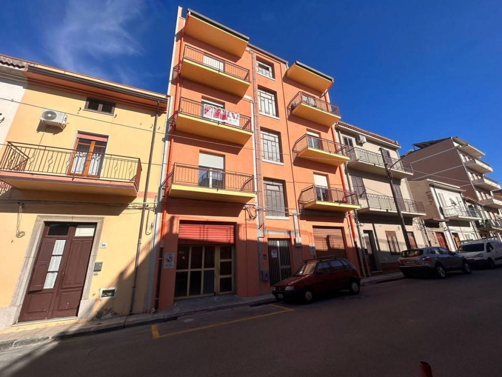 Appartamento in vendita a Barcellona Pozzo di Gotto barcellona Pozzo di Gotto vittorio madia,76