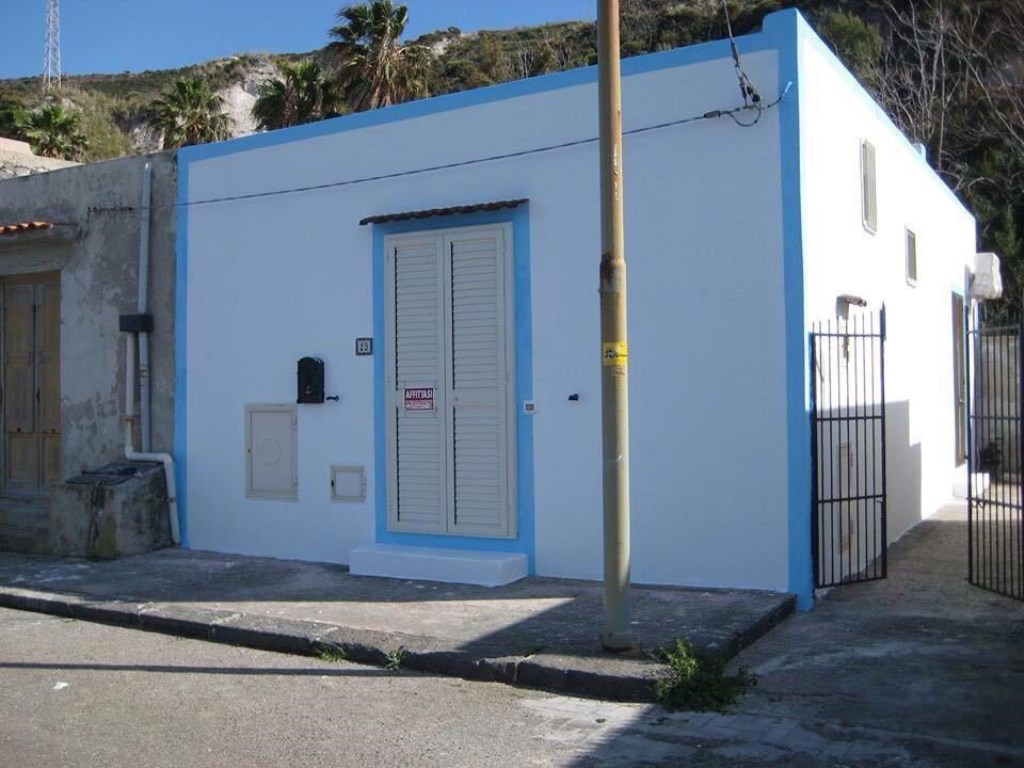 Casa Indipendente in vendita a Lipari lipari mazzini (localita' acquacalda,29