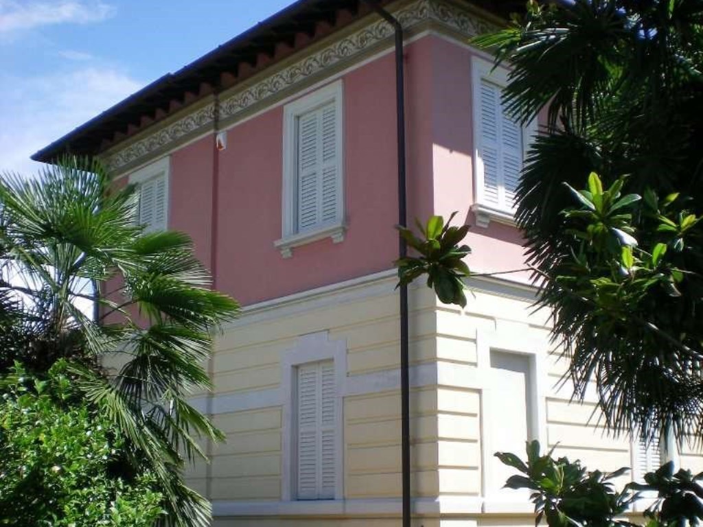 Villa in vendita a Lavena Ponte Tresa via zanzi 6